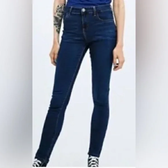 bdg cigarette high rise jeans BDG Cigarette skinny jeans size women’s 28